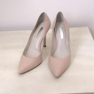 BCBGeneration Classic Pump, Nude, Size 6M